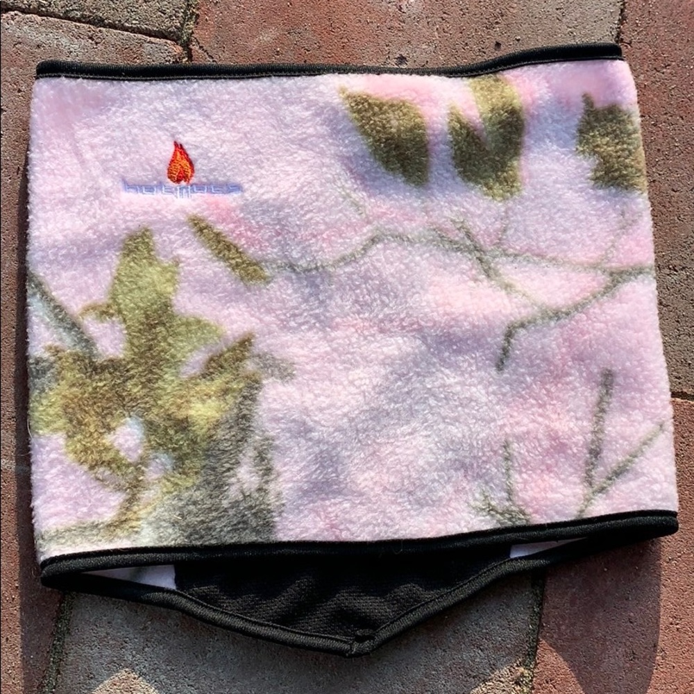 🍁HotMocs Pink Camo Neck Warmer🍁